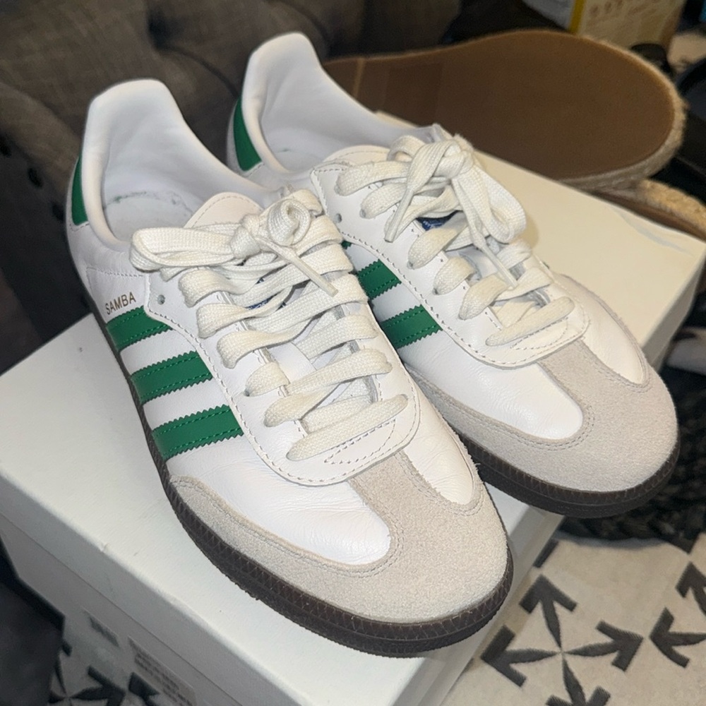 Men sambas worn a couple time and in great condition.  No box